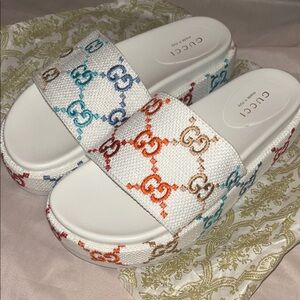 Gucci Women's GG White and Multicolor Slide Sandals